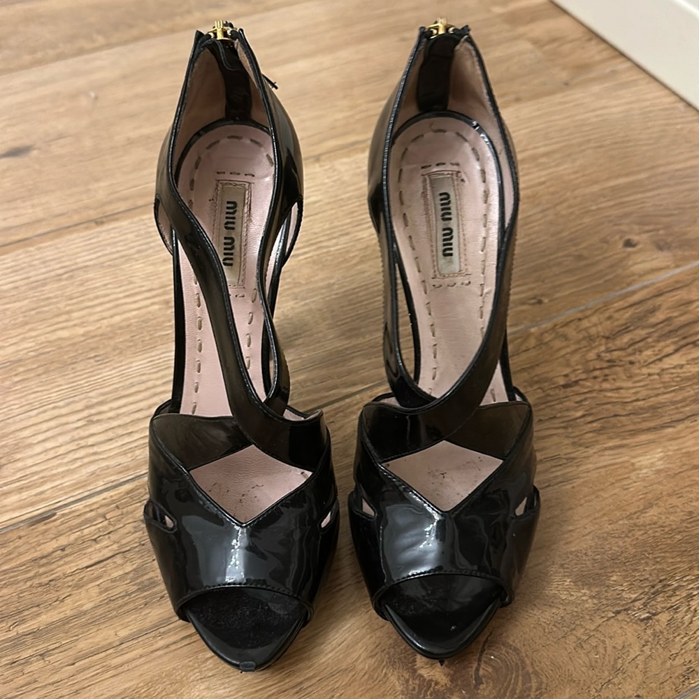 Womens Black Patent Miu Miu Pumps 37.5 USA 7.5